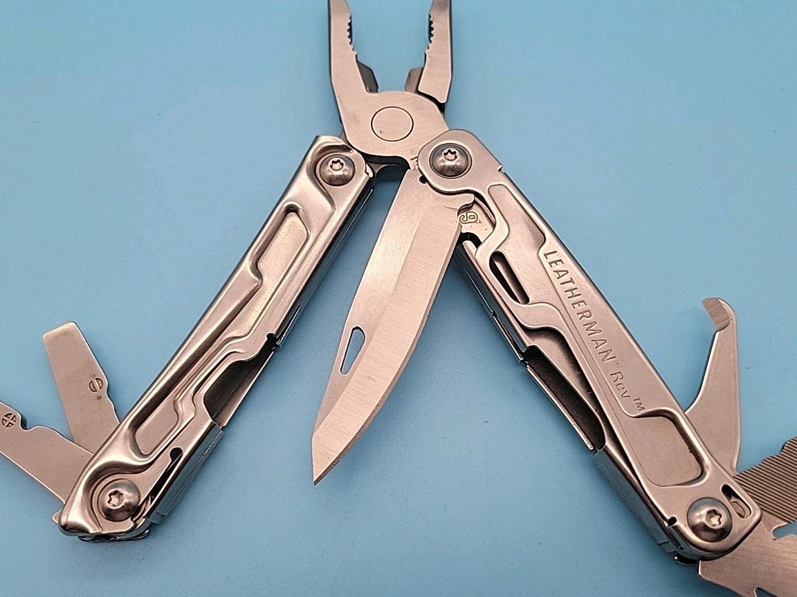 Leatherman Rev Multi-Tool – Pliers, Knife, Screwdrivers, Can Opener, File