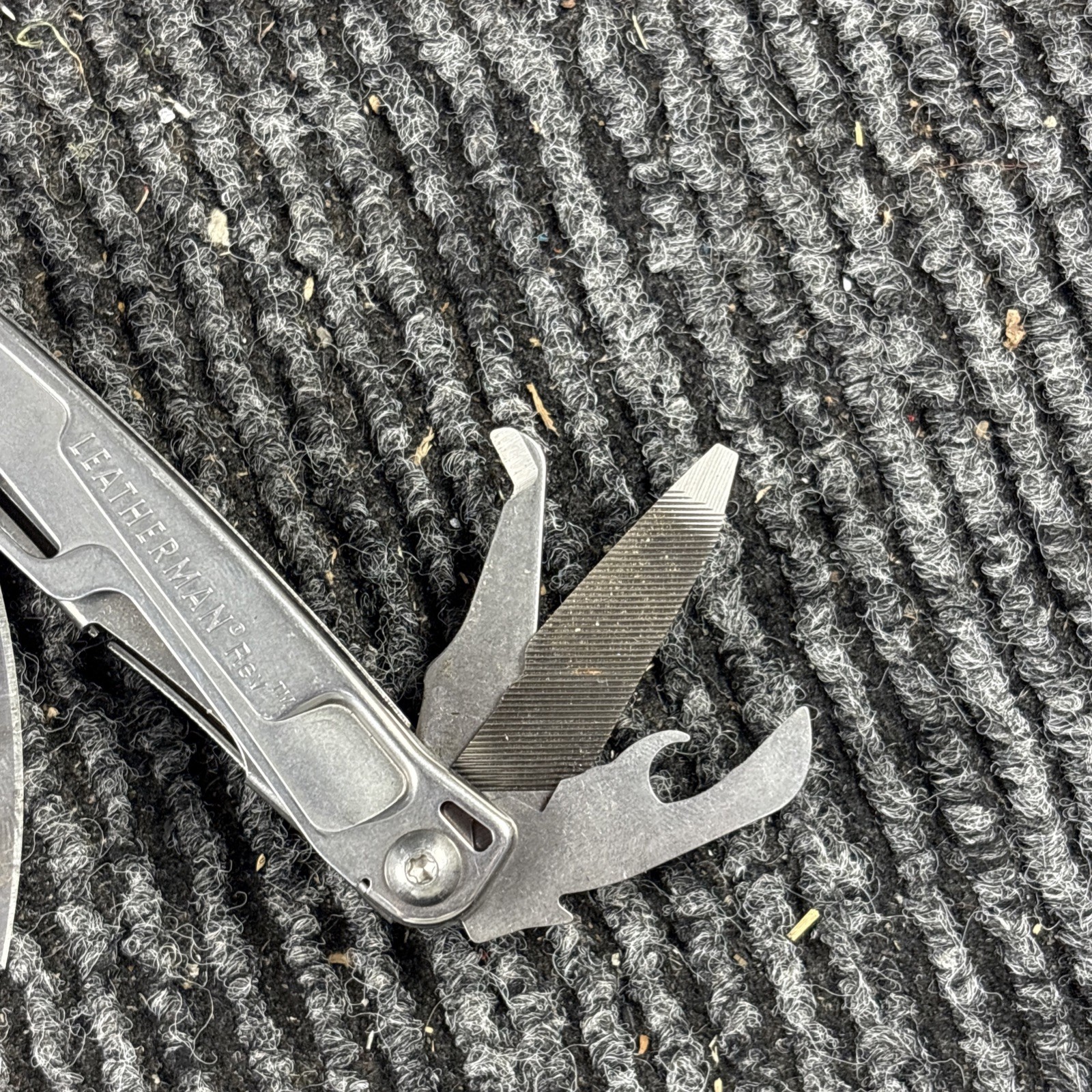 Leatherman Rev 3.8″ Multi-Tool, Stainless! USED (051)