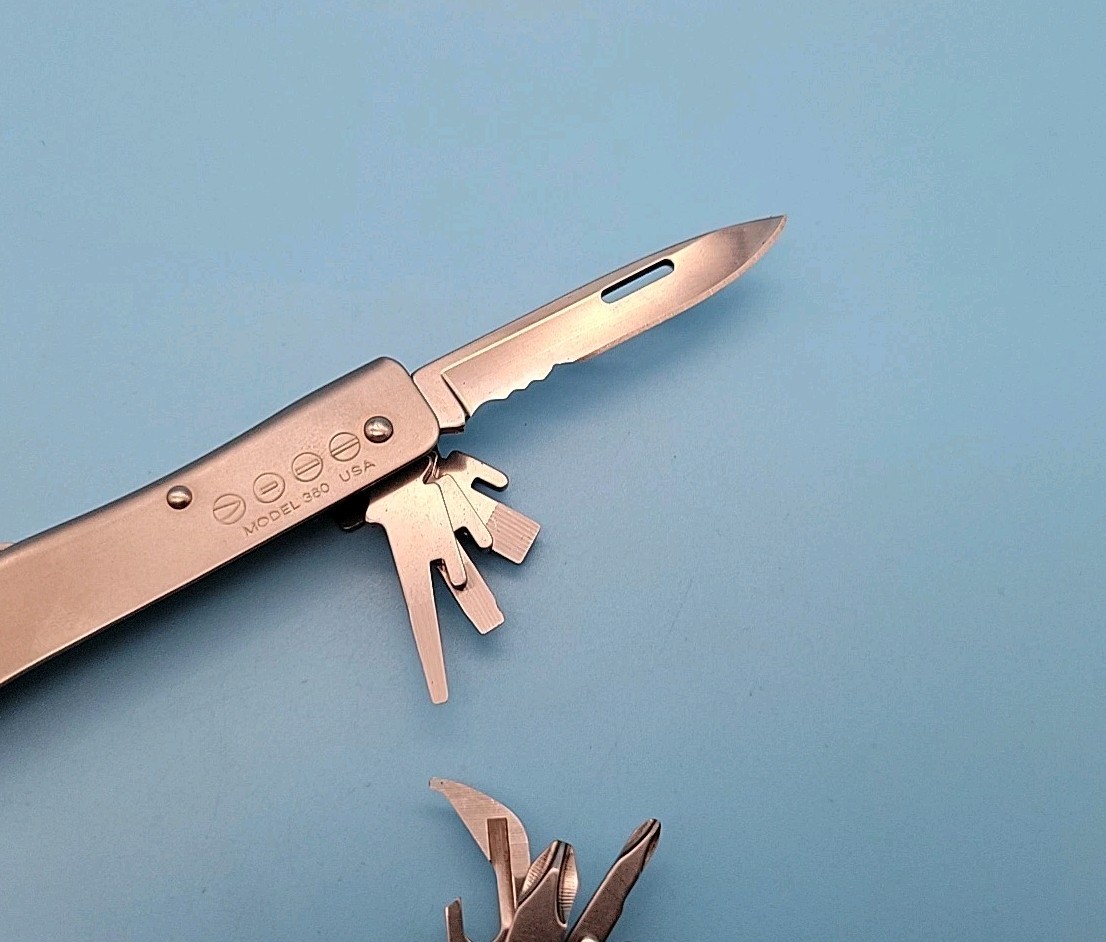 Buck Knives BuckTool 360 Multi-Tool w/ Sheath – USA – RETIRED – Screwdrivers
