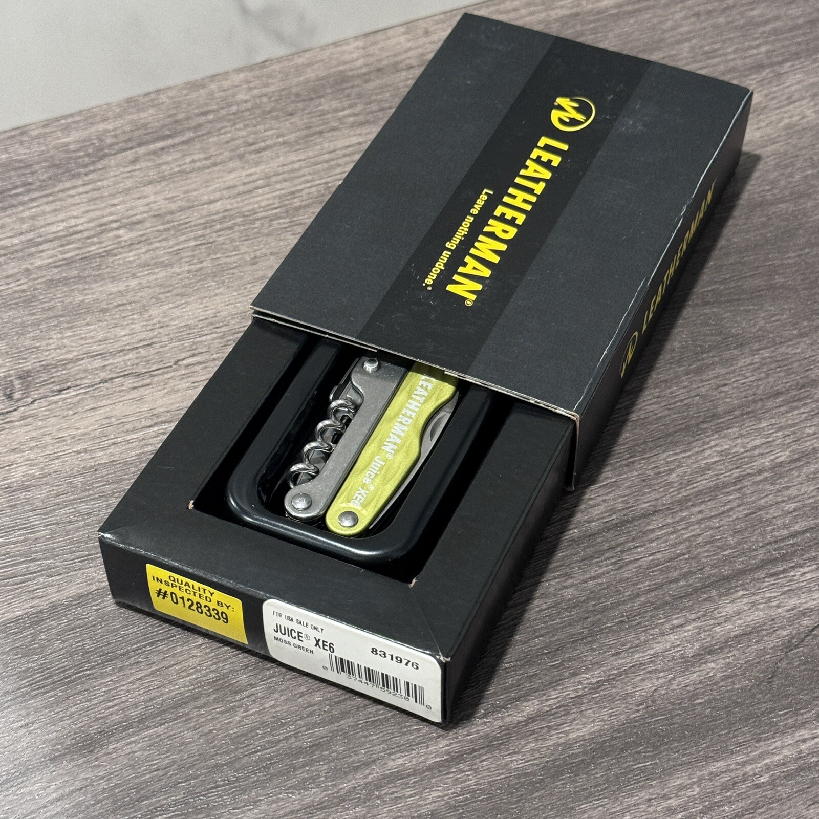 Leatherman Juice XE6 Moss Green Multi Tool. Gift vintage box