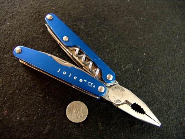 LEATHERMAN- -JUICE CS4 –DISCONTINUED–BLUE–MULTI TOOL–EXCELLENT