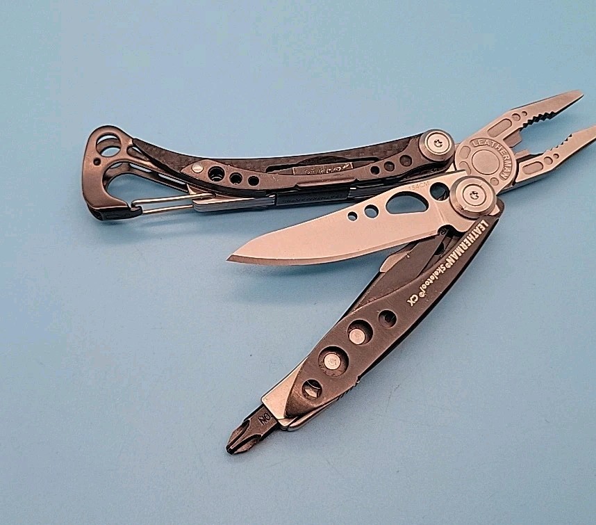 Leatherman Skeletool CX Multi-Tool – Plain Edge 154CM Blade – Driver Bits