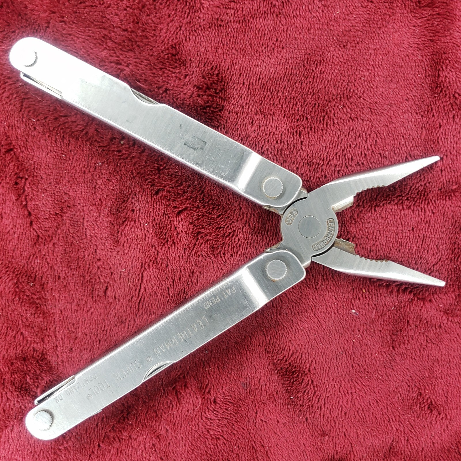 🔪 🔪 Leatherman Super Tool Multi Tool with Sheath.