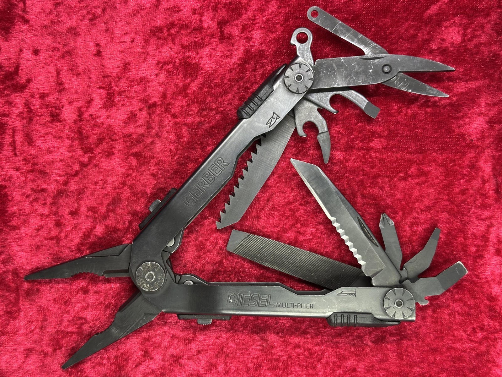 Gerber Diesel Multi-Plier Black NeedleNose 12 Tool Multi-Tool w/Sheath (615)