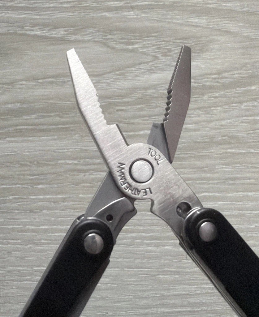Leatherman Squirt PS4 MultiTool Plier Scissors Knife File Drivers Black Matte