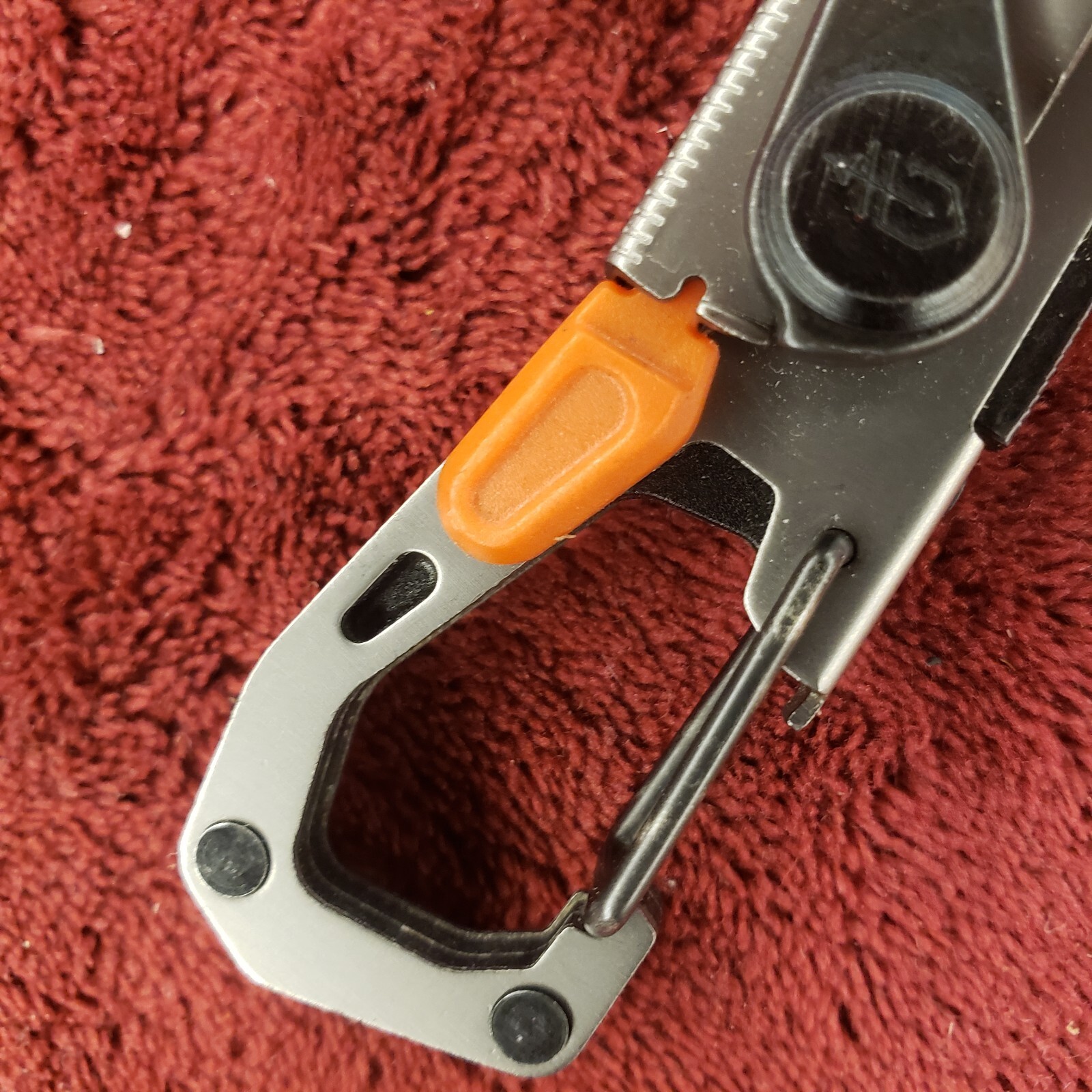 Gerber Gear Stake Out 11-in-1 Multi-tool Tent Stake Puller Carabiner Graphite co