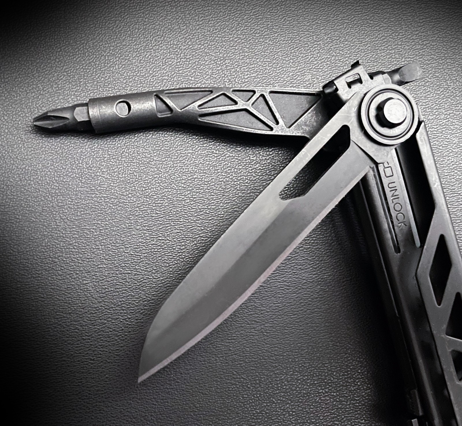 Gerber Center Drive Multi Tool Black USA w/Sheath and Box, New Condition!