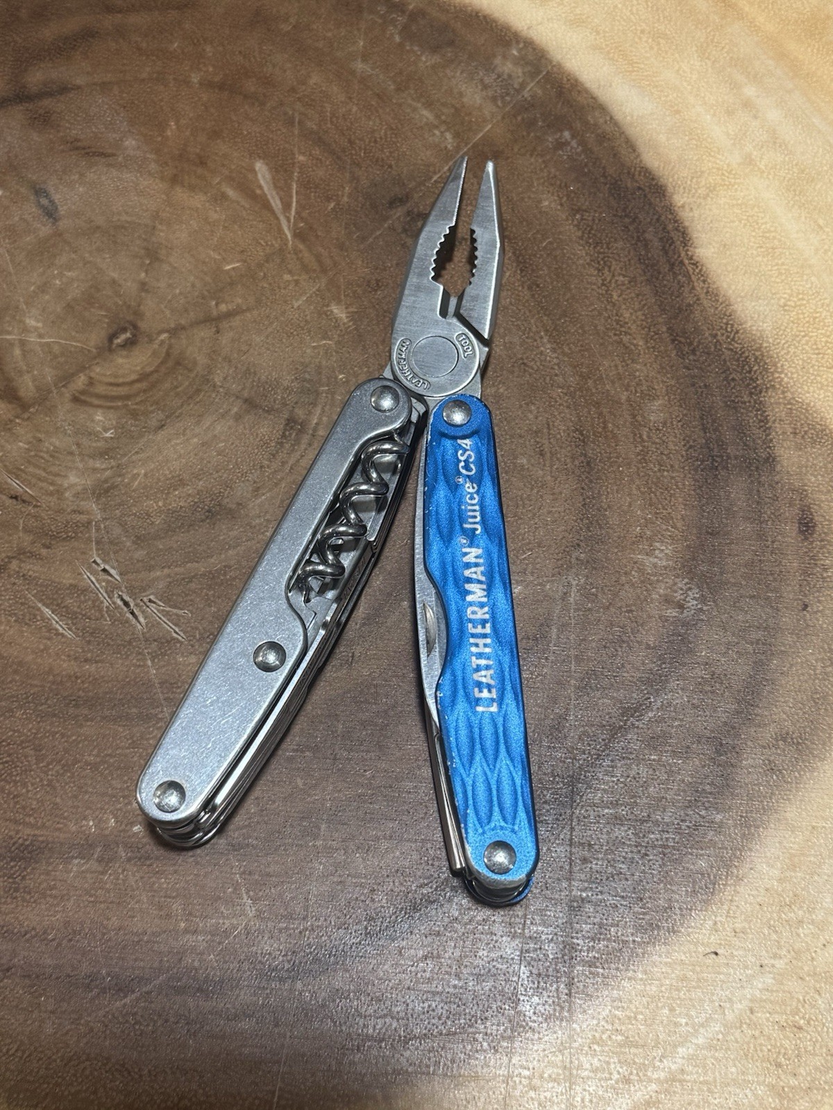 Leatherman Juice CS4 EDC Multitool