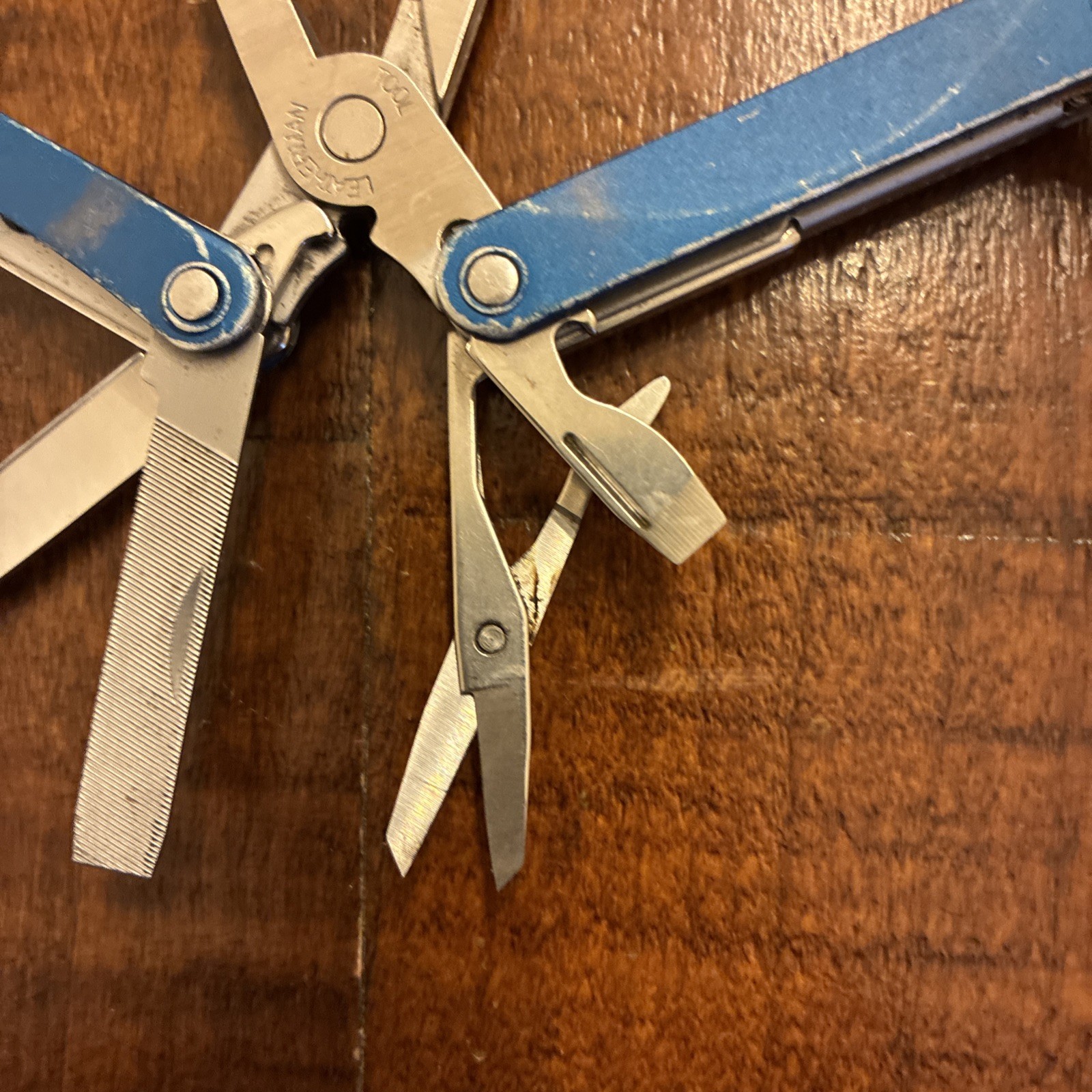 Leatherman Squirt PS4 Multi Tool, Knife, Pliers – Blue – Pat Pend – Excellent