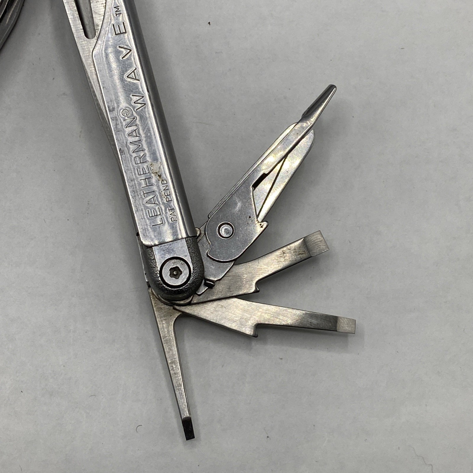 Leatherman Wave Multi Tool – Silver *Retired** **Stamp Date 09/98 & 11/98**