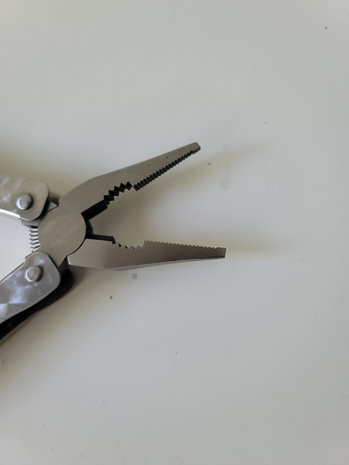 Sheffield No. 1200E Fishing Multi Tool Fish Scaler Needlenose Pliers Wire Cutter
