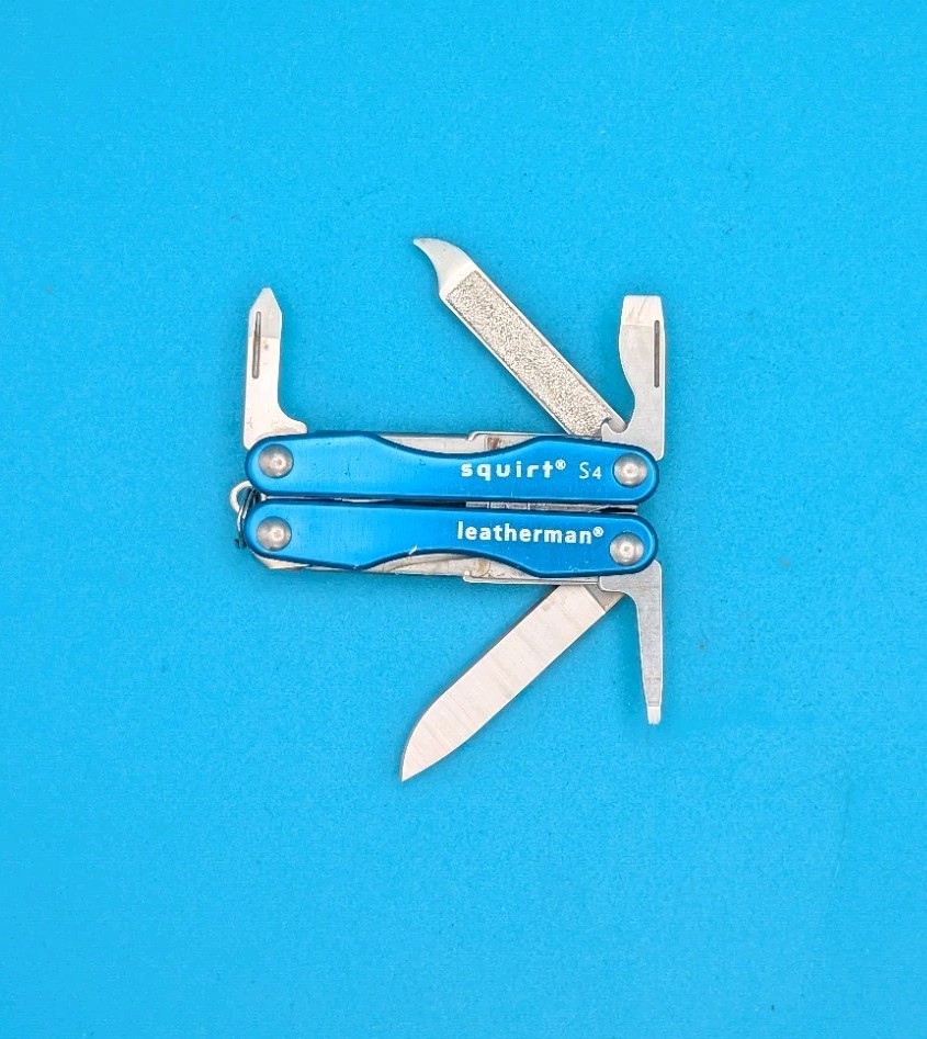 Leatherman Squirt P4 Multi-Tool, Key Ring, Retired, BLUE!