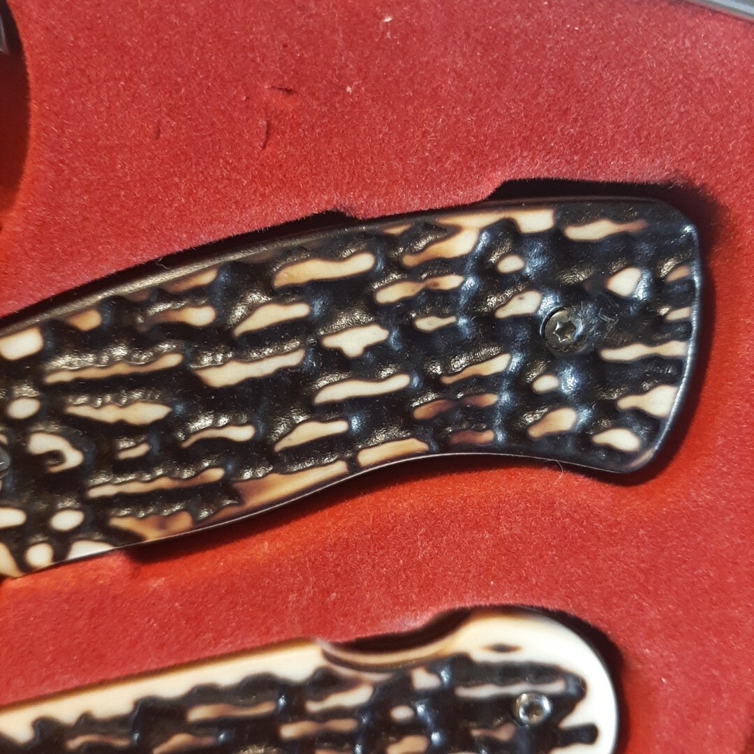 OZARK TRAIL 5 PIECE COMBO SET 2 Knives – Tool – Money Clip – Metal Tin *New**