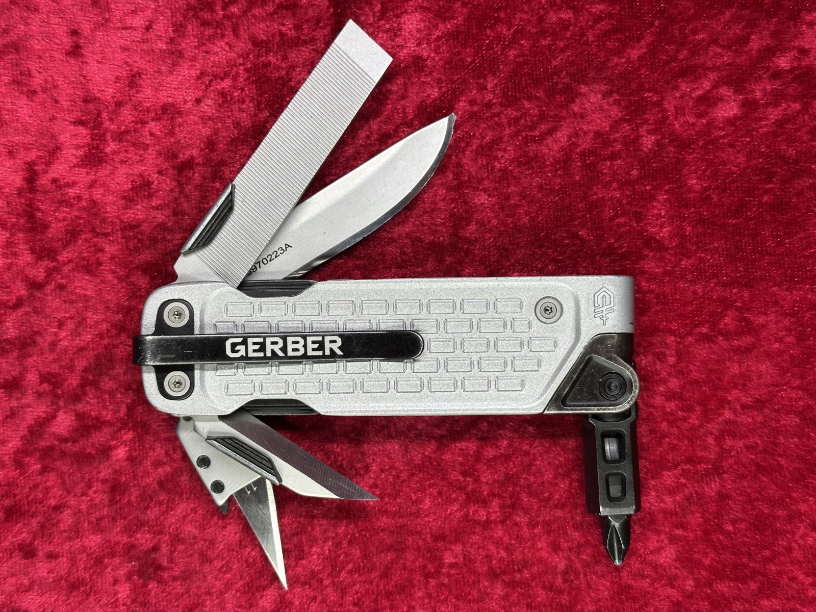 Gerber Lockdown Drive Aluminum Handle Pocket Multi-Tool 7-in-1 w/Pocket Clip(639
