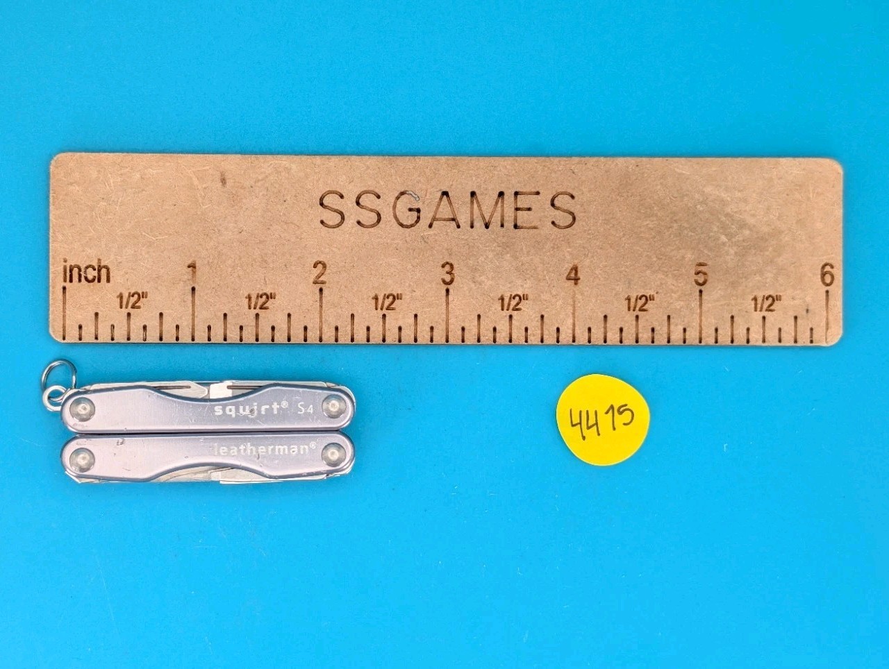 Leatherman Squirt S4 Multi-Tool, Key Ring, Retired, GRAY!