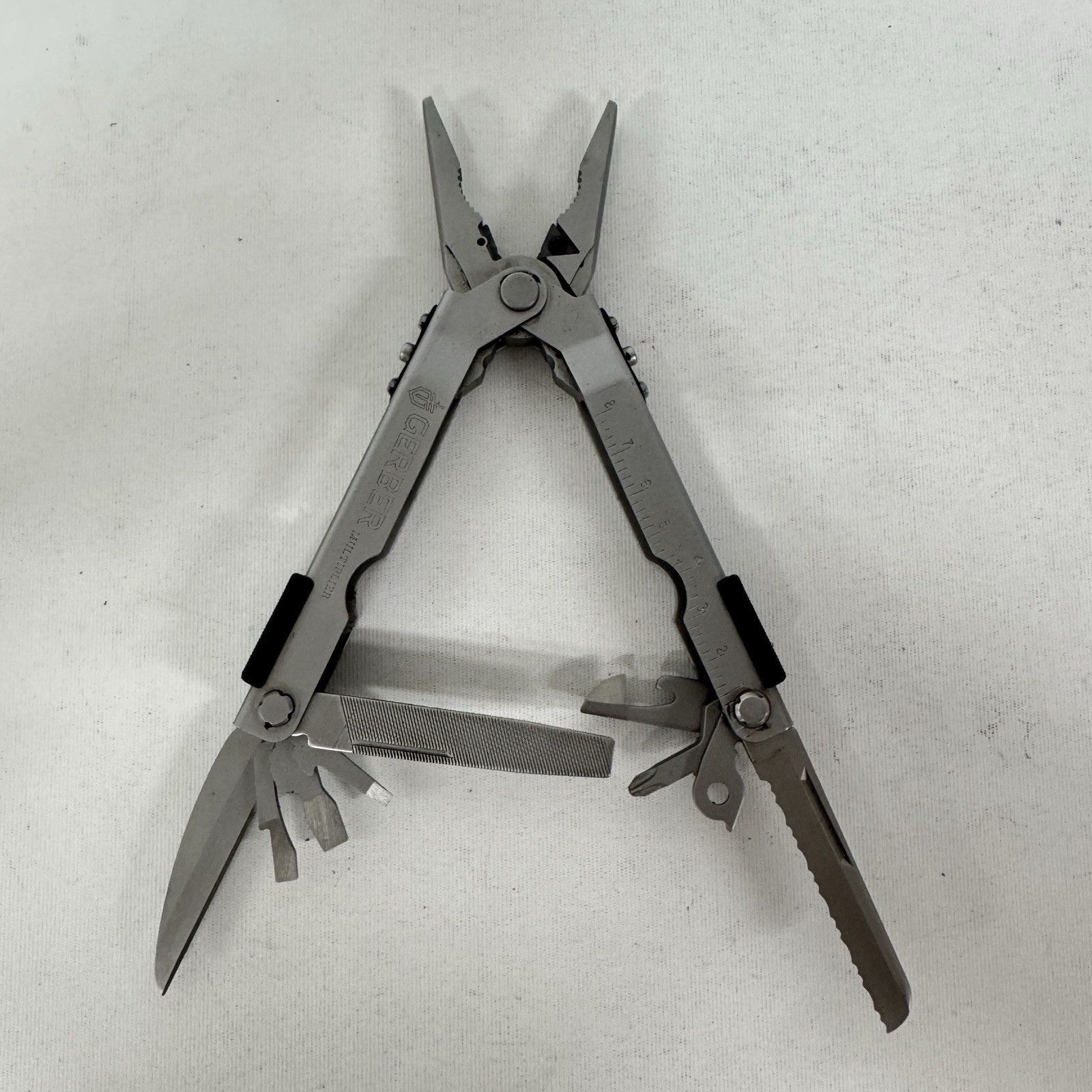 Gerber Tools Stainless Steel Needle Nose Multiplier Multi-Tool w/ Cutter MP600