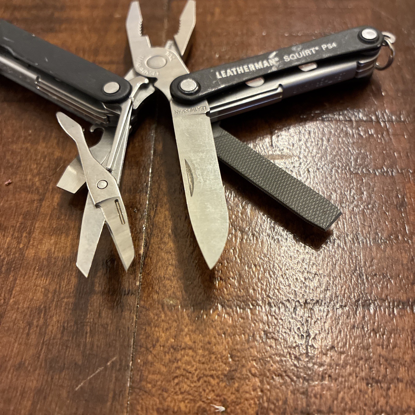 Leatherman Squirt PS4 Multi Tool, Knife, Pliers – Black – Excellent