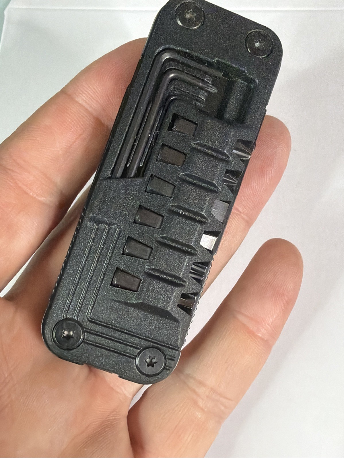 Multitool Knife 17 in 1Fire Starting Sticks, Bottle Opener, Saw Screwdrivers …