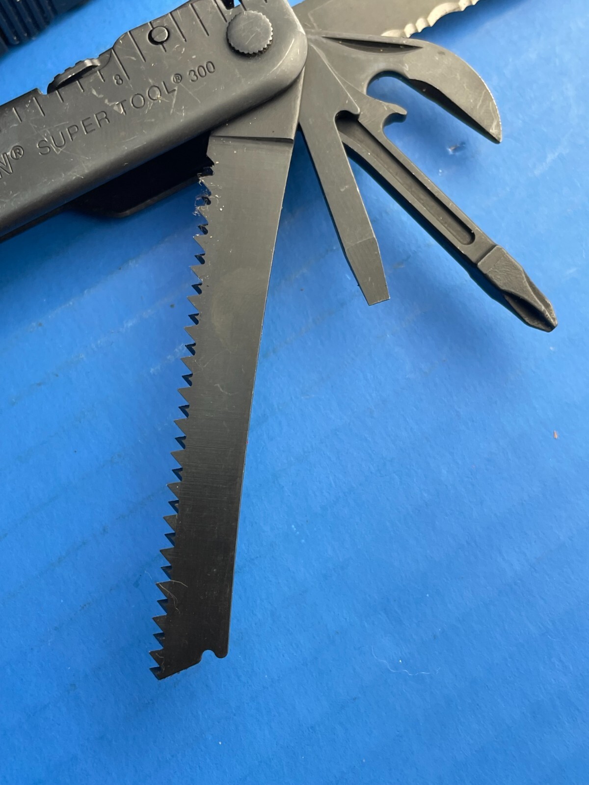 Leatherman Super Tool 300 Multi-Tool multi tool Black Oxide