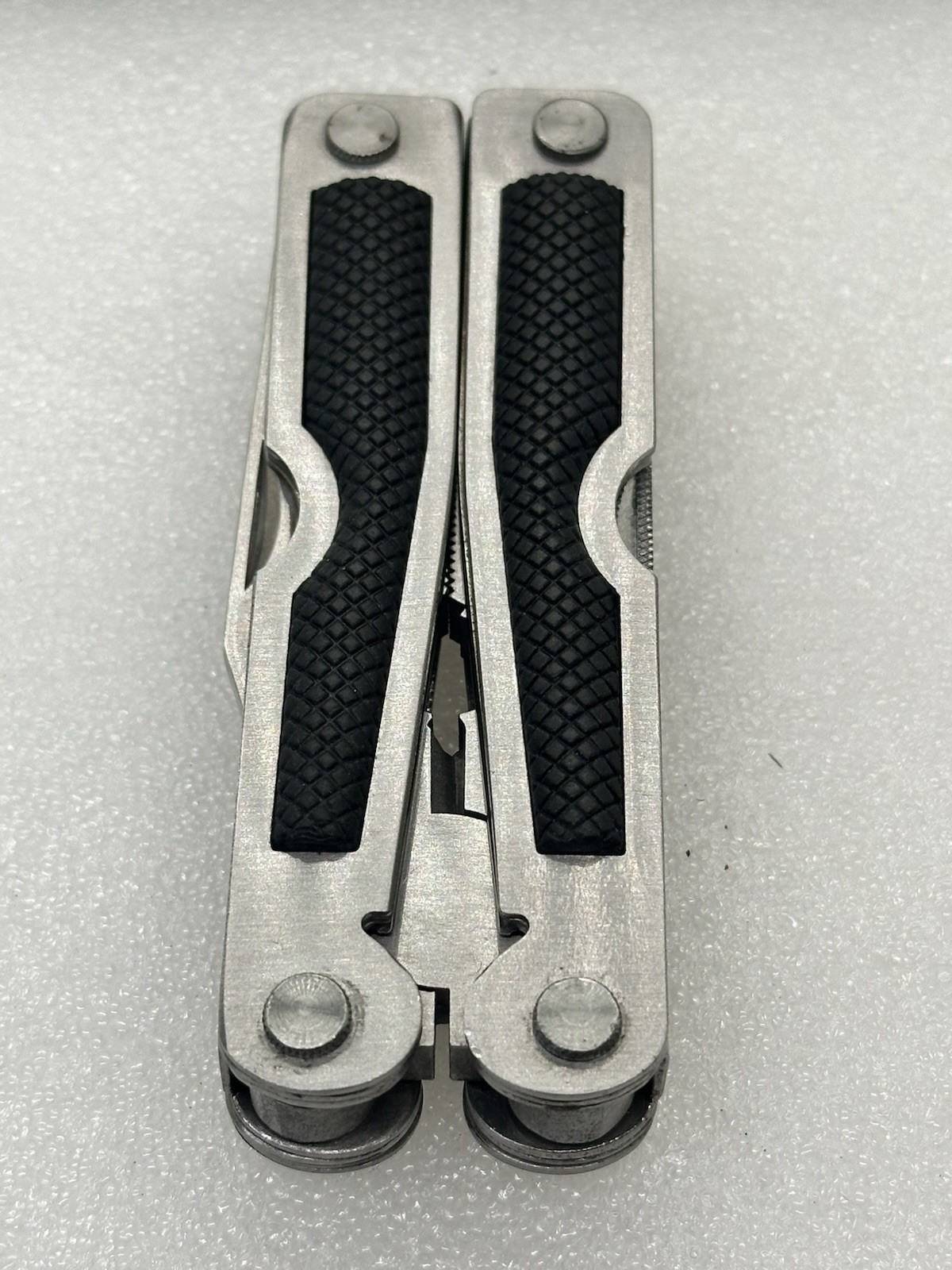 9-in-1 Stainless Steel Multi-Tool Pliers with Knife Screwdrivers Ruler