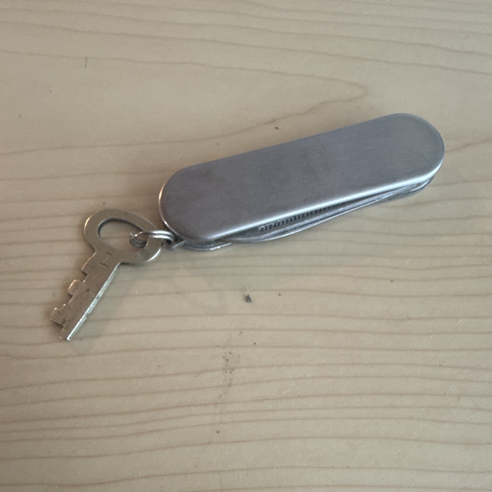 Sheffield Stainless Steel 4-Tool Multi-Tool Knife Scissors File Keyring Silver