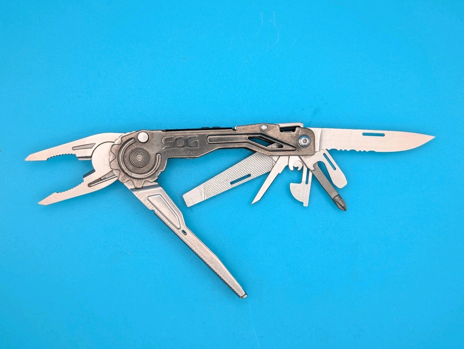 SOG SwitchPlier Plier Knife Multi Tool!