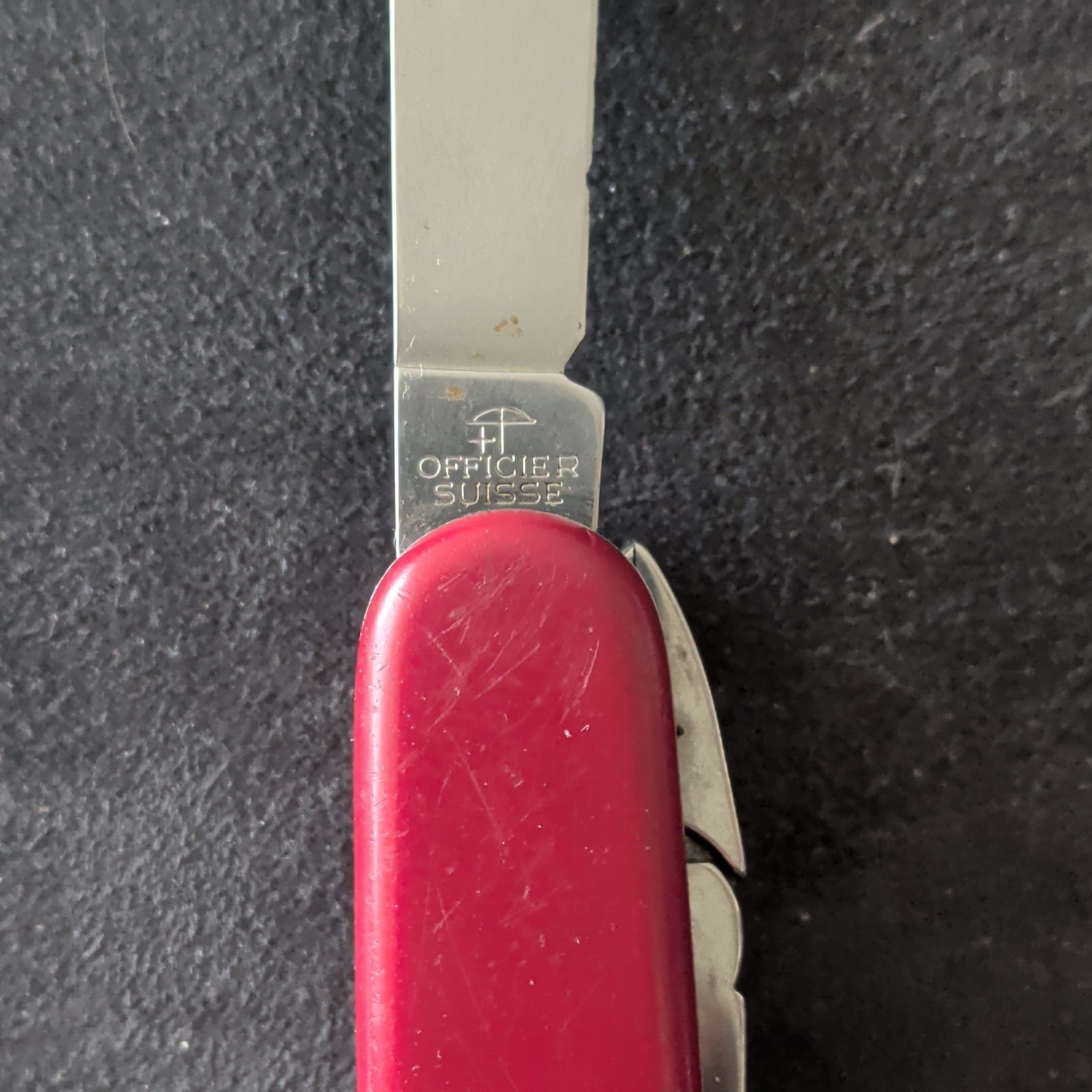 Victorinox Officer Suisse Swiss Army Multi-Tool Knife 10-Tool Red Lanyard