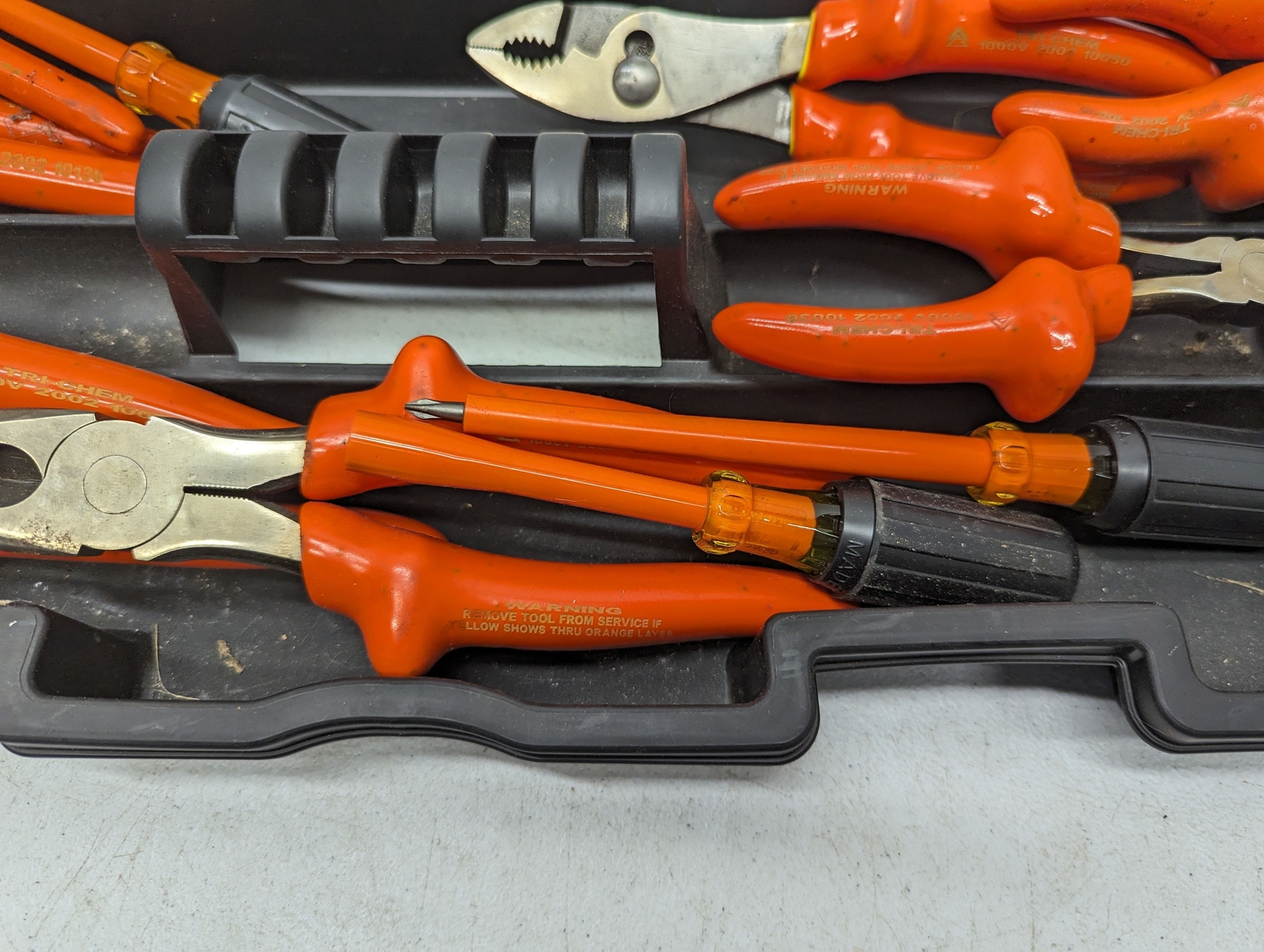 TRI-CHEM Insulated Tool Kits Tool Pliers Screwdrivers Rubber Gloves OB405-1
