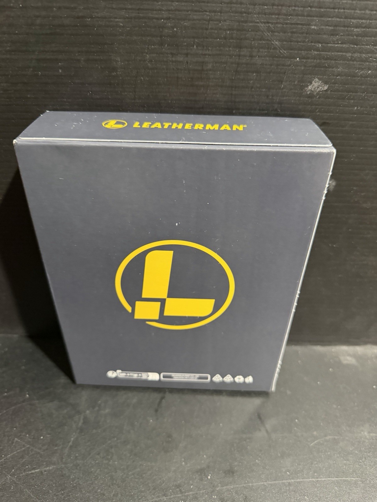 Discontinued New in box Leatherman FREE P2 Multitool 19 Stainless Steel One Hand