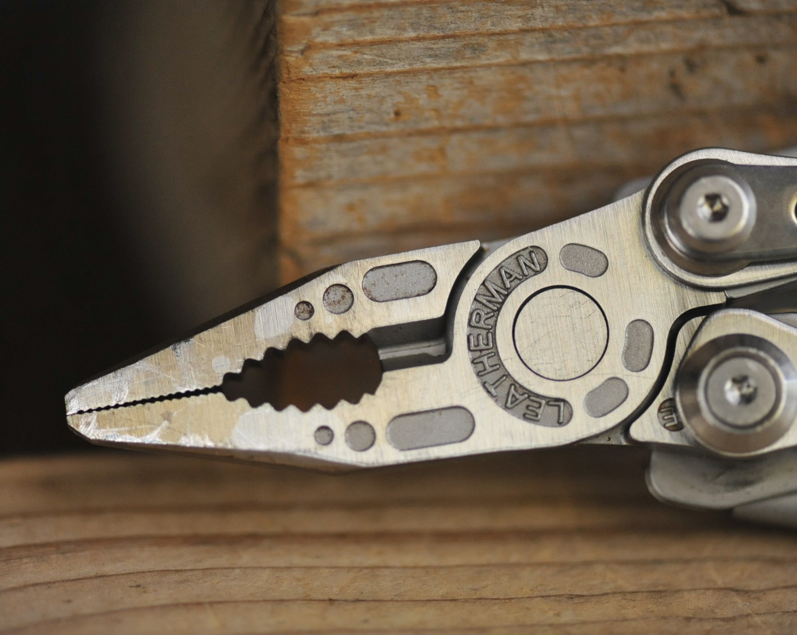 Leatherman Skeletool Multi-Tool, Combo Blade, Bit Driver, Stainless, USA