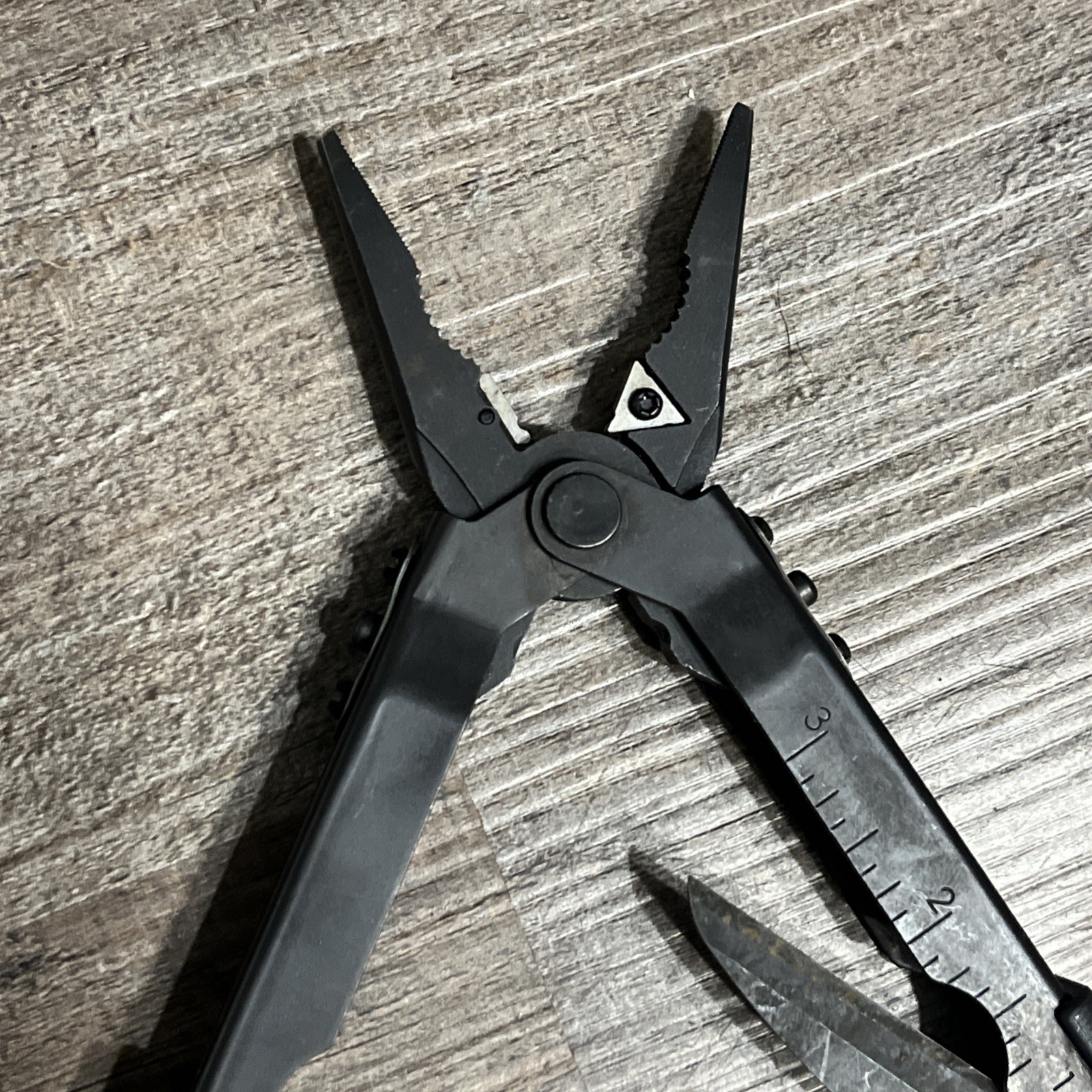 Gerber MP600 Multi Tool U.S. Military Issue! BLACK, DIGITAL CAMO SHEATH