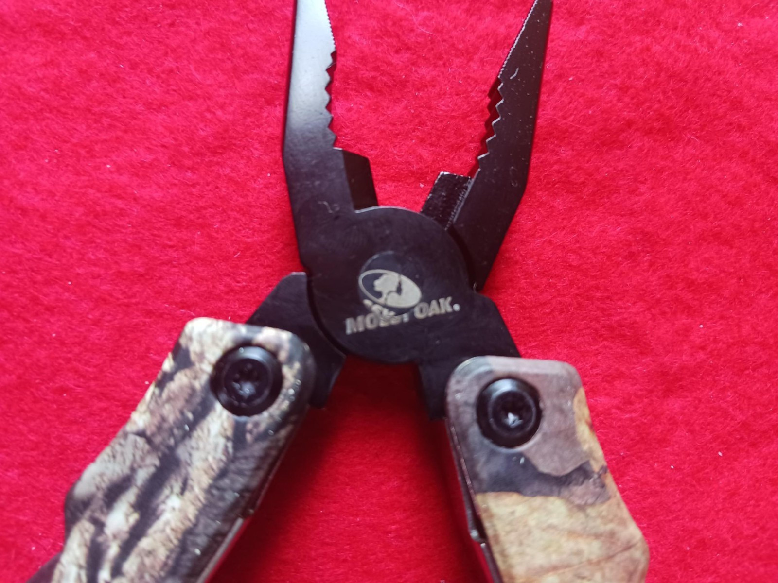 MOSSY OAK Multi-tool 13 in 1 Multi Function Pliers Folding Pocket Tool w/ Sheath