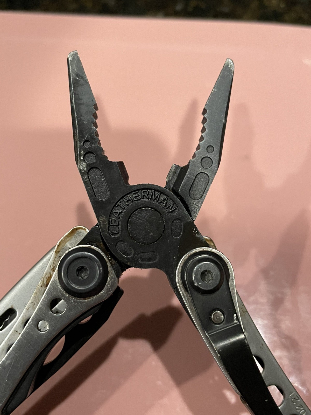 Leatherman Skeletool CX Multi-tool Silver/Onyx Black – Good Condition