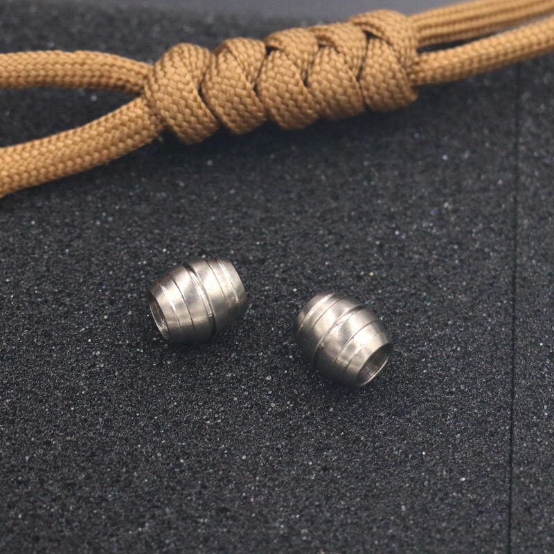 2pcs Titanium Bead Knife Parachute Lanyard Bead EDC Pendant Beads Keychain Tool