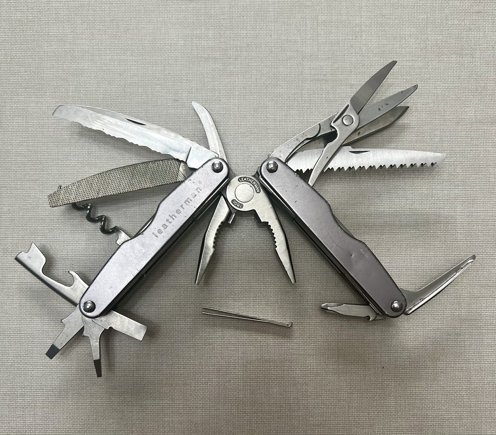 Vintage Retired Leatherman Juice PRO Silver Multi Tool