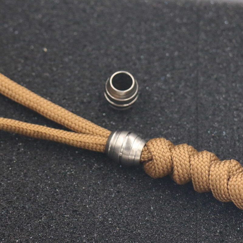 2pcs Titanium Bead Knife Parachute Lanyard Bead EDC Pendant Beads Keychain Tool