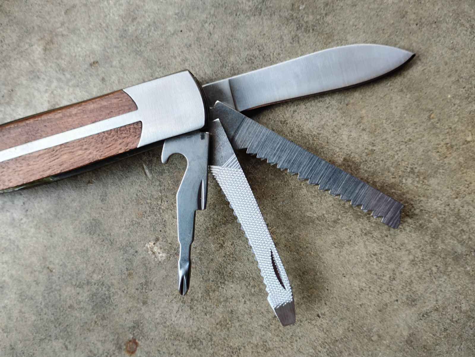 SHEFFIELD MULTI TOOL HATCHET SAW w/ SHEATH