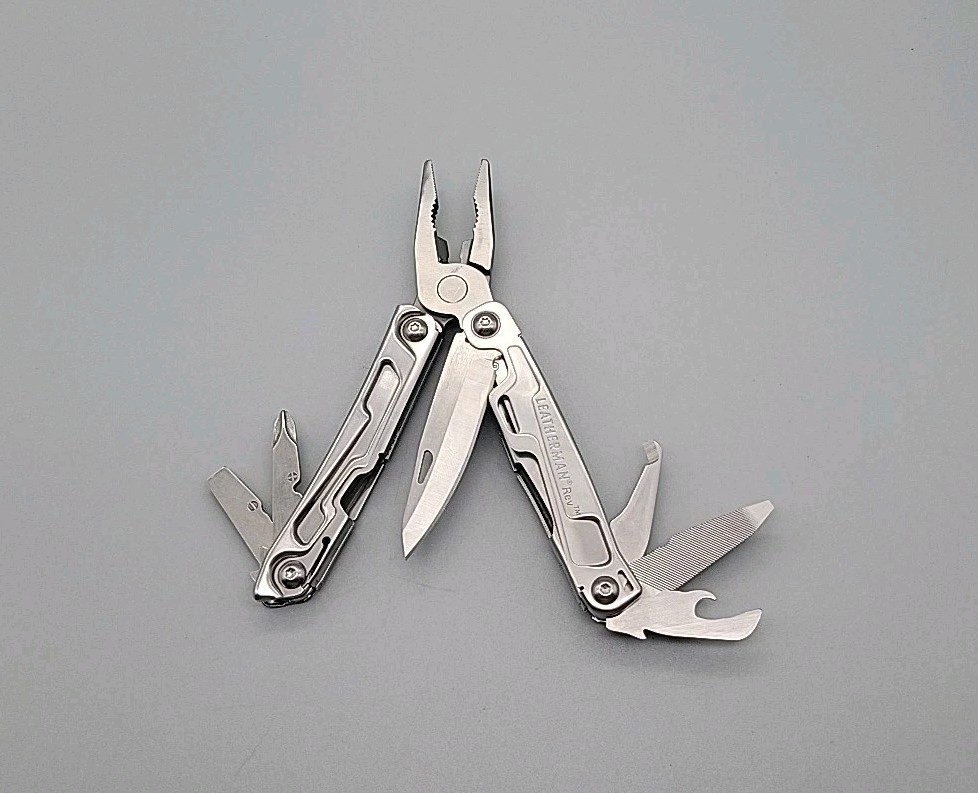 Leatherman Rev Multi-Tool – Pliers, Knife, Screwdrivers, Can Opener, File