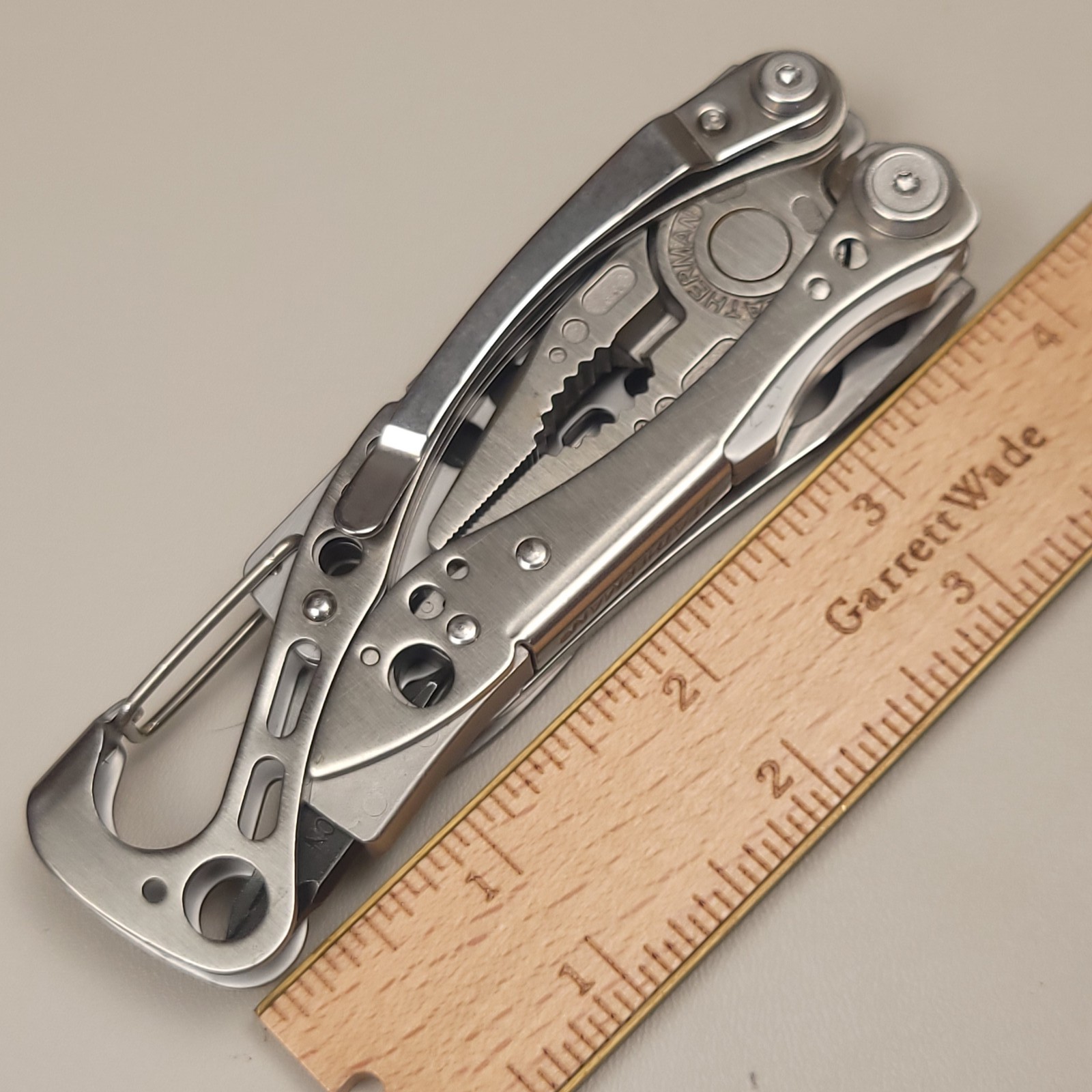 Leatherman Skeletool Multi Tool Knife SS Frame-Lock