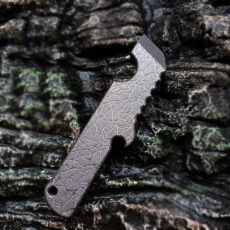 Hot Titanium Alloy Keychain Pry Bar Pendant Tool Crowbar Opener Outdoor Multi