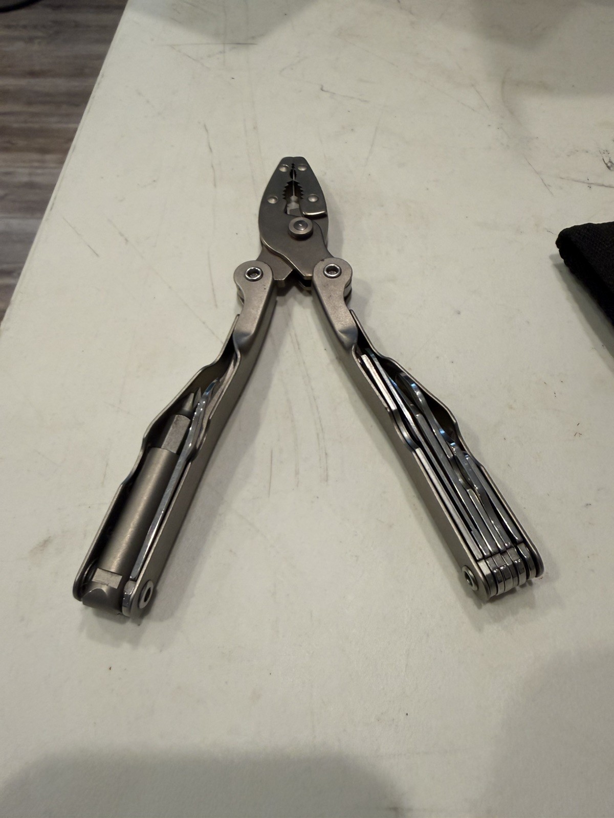 Craftsman USA Professional 45471 Stainless Steel 21 Function Multi-Tool w/Sheath