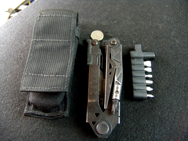 GERBER–CENTER DRIVE–MULTI PLIER–w/ BITS–GERBER CASE-EXCELLENT-MILITARY–MINT