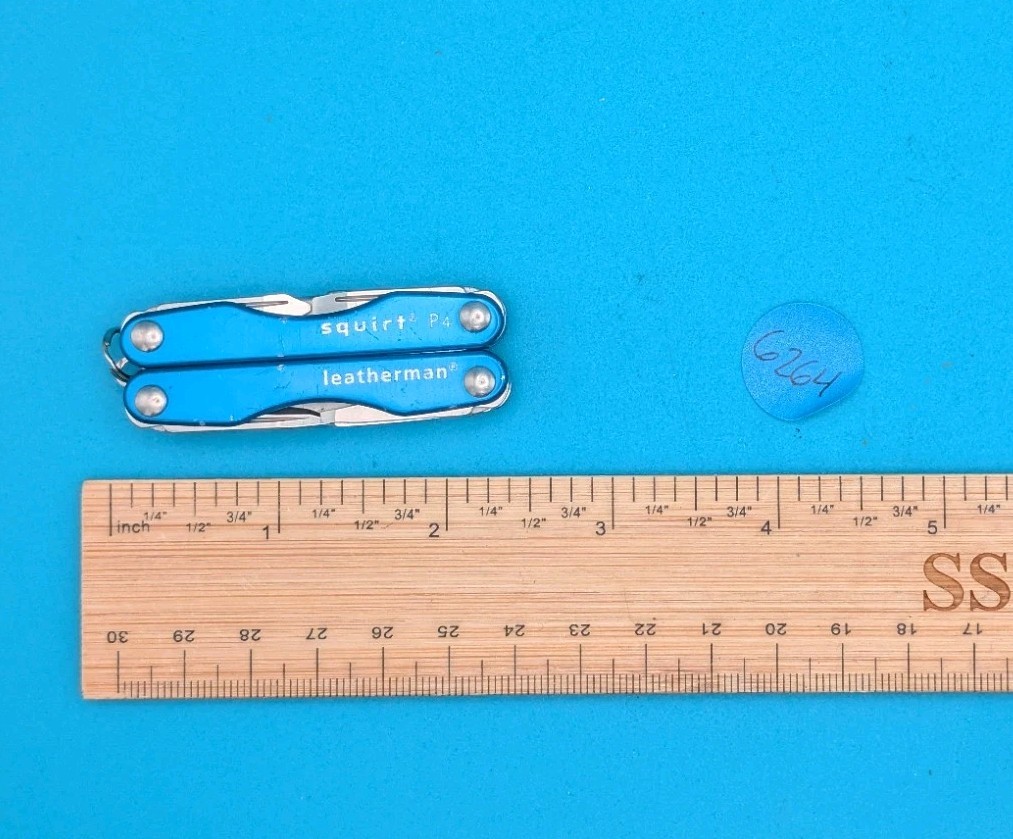 Leatherman Squirt P4 Multi-Tool, Key Ring, Retired, BLUE!