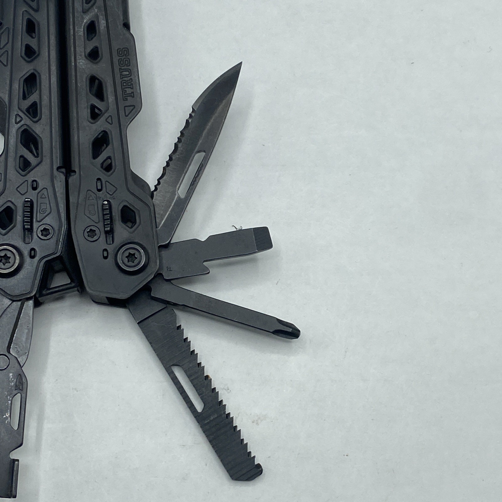 Gerber Truss Multi Tool with Sheath – Black