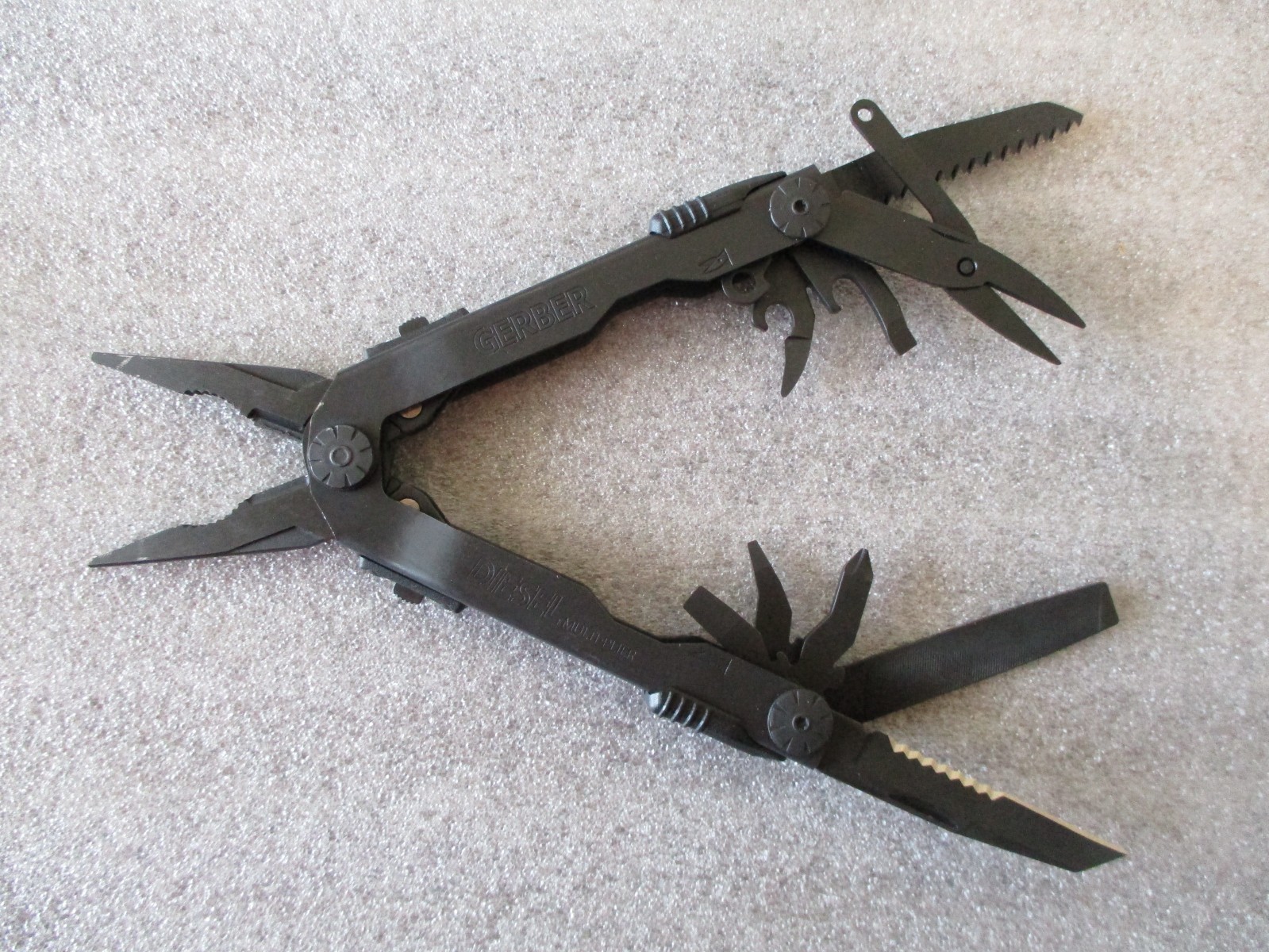GERBER DIESEL MULTI-PLIER-2w/1 CASE+LEATHERMAN WAVE MULTI-TOOL & CASE-EXCELLENT!