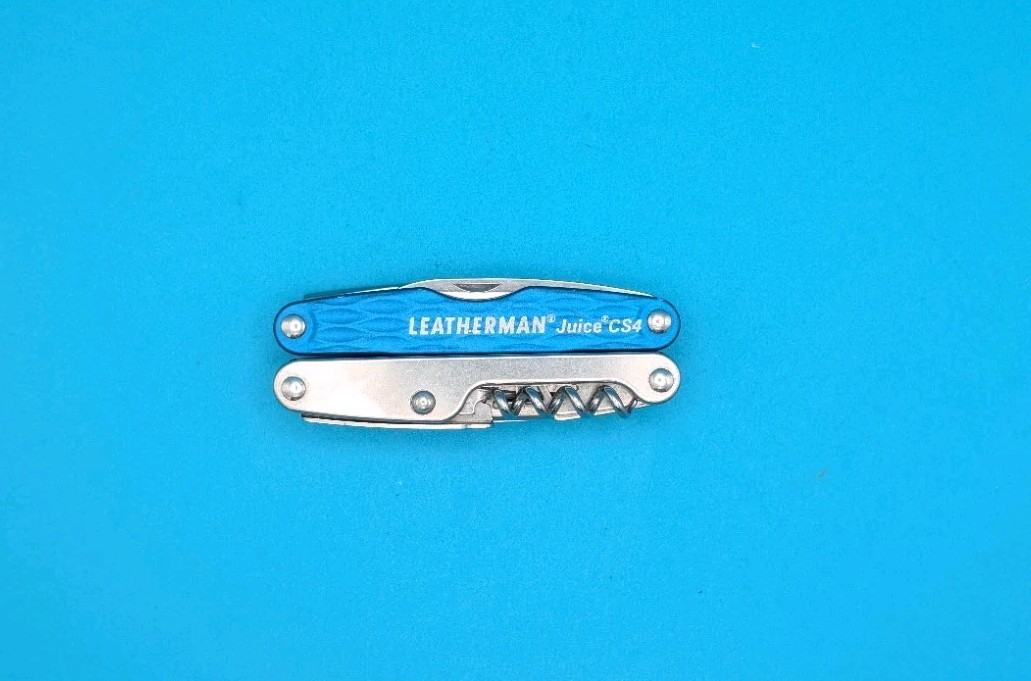Leatherman Juice CS4 Multi Tool! Retired! COLUMBIA BLUE!
