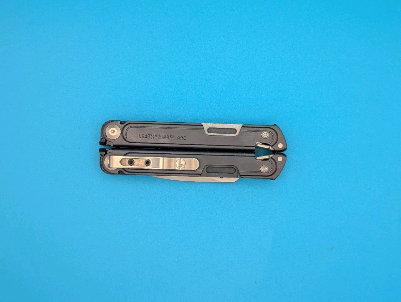 Leatherman Arc Obsidian Multitool. Limited Edition w/Leather Sheath. NEW IN BOX!
