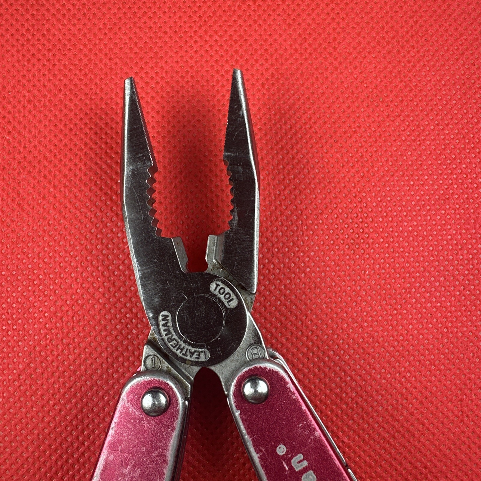 Retired Pat. Pending Gen 1 Red Leatherman Juice C2 Multitool. Great EDC!