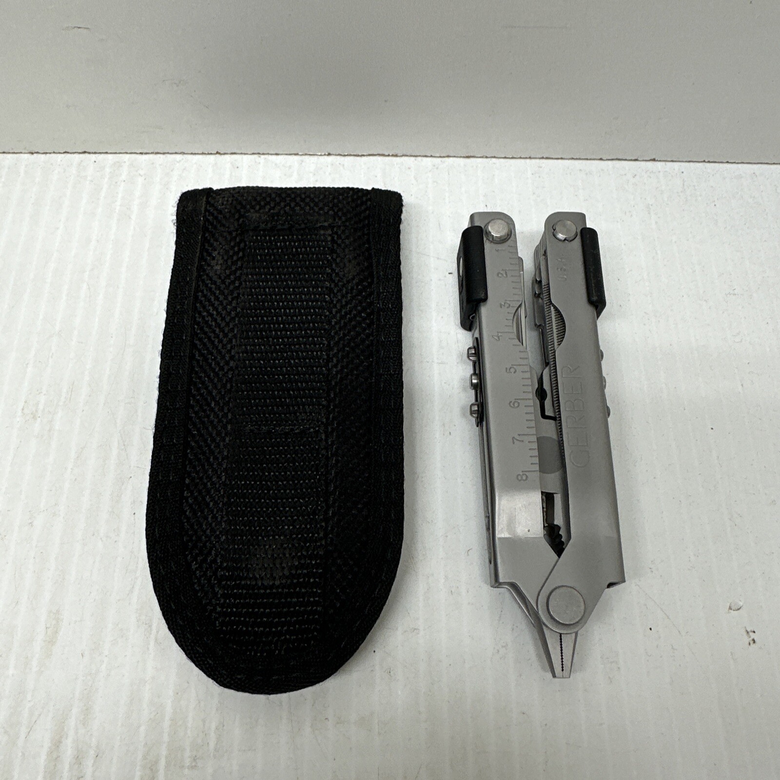 Gerber MP600 Multitool Multi-Plier w/ Sheath Silver Pliers Knife Drivers USA