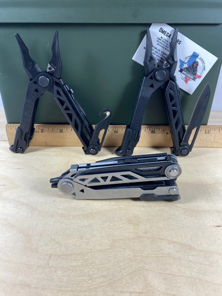 Gerber Center-Drive Black/Silver – x1(ONE) per order (MSRP 139.99) Light usage